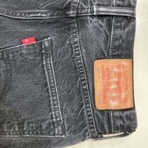 Black 90’s straight leg Levi’s